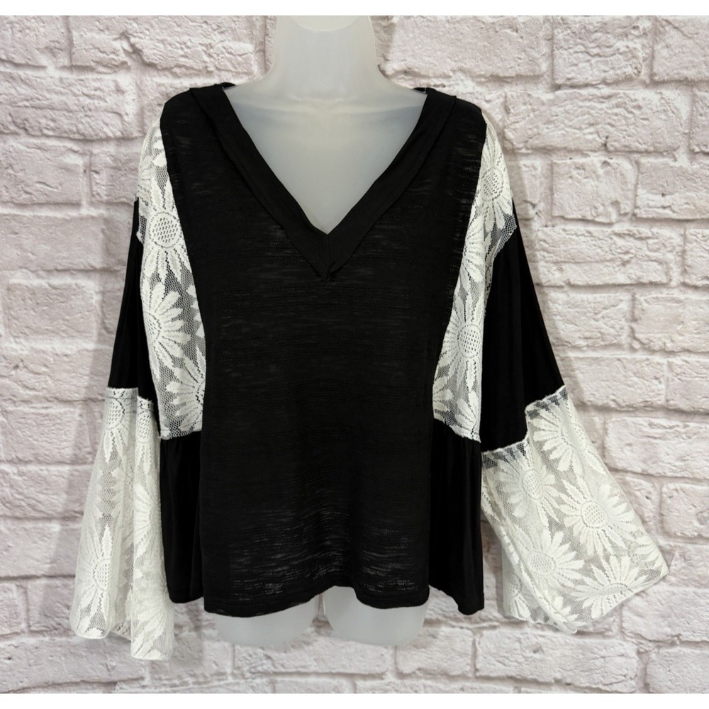 POL Pullover Top Large Bell Flare Sleeve Floral Lace Lagenlook Artsy Hippie Boho